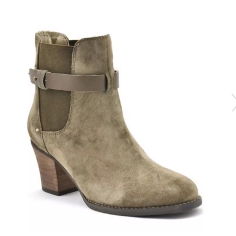 Sbicca Women's Secret Bootie In Khaki  Size 7.5.